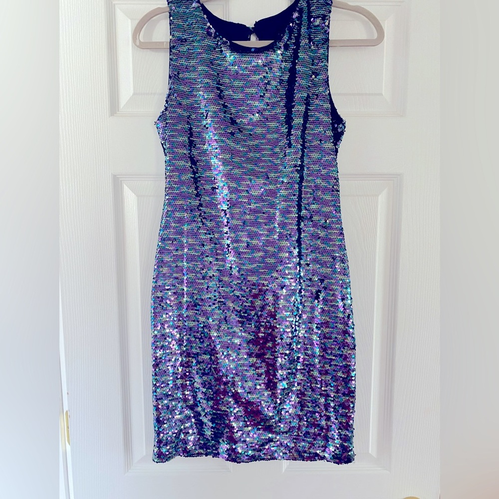 Great little sequins cocktail dress